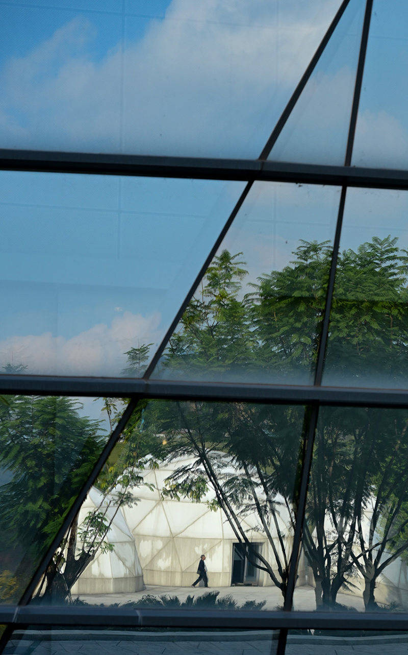 2025影像盤點 | 光影為筆，定格百態——攝影師 龔曼子