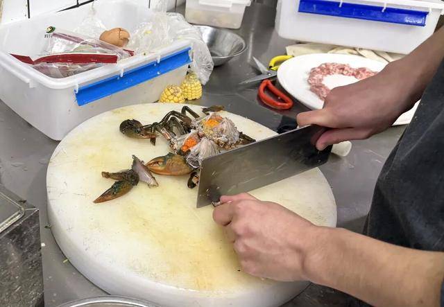 閔行夜查！上海禁令下仍有商家自制售賣生醃