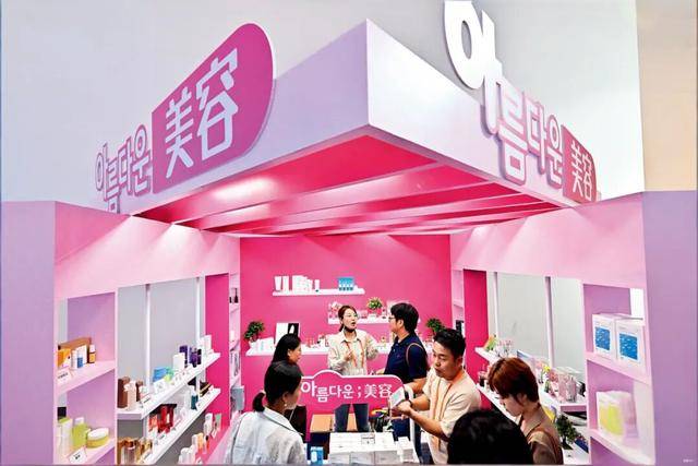 醫美特種兵，擠爆韓國整形科