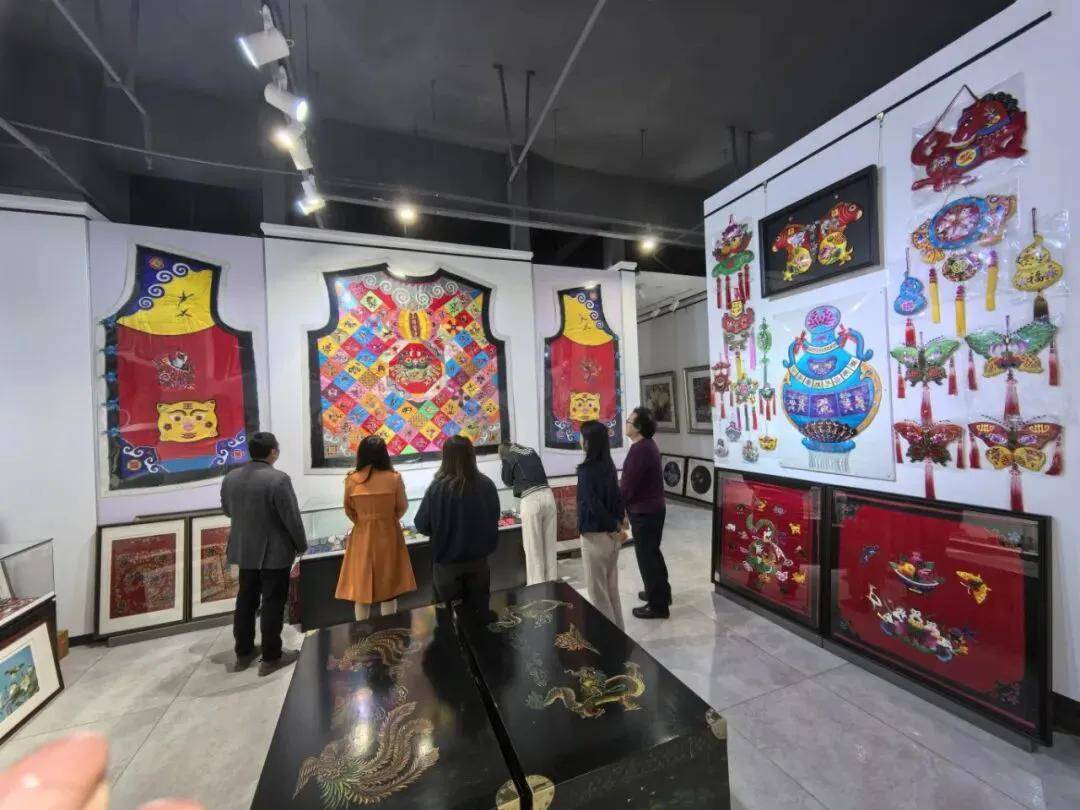 武功刺繡展品閃耀古城西安