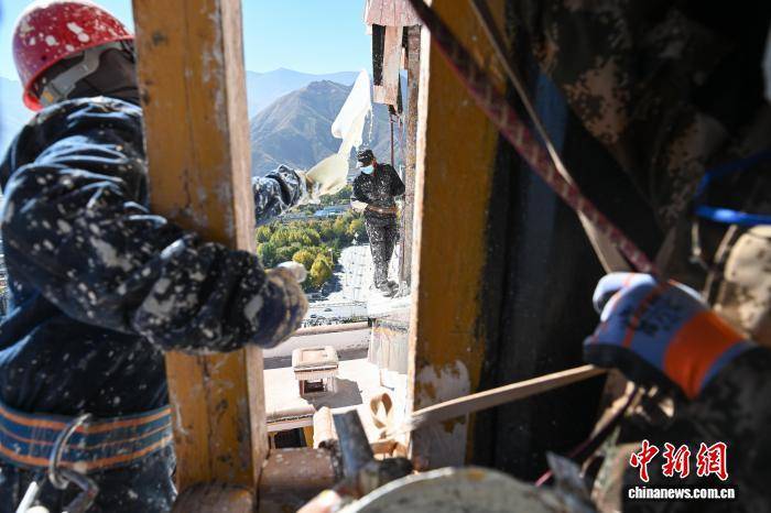 西藏布達拉宮迎“年度美容”