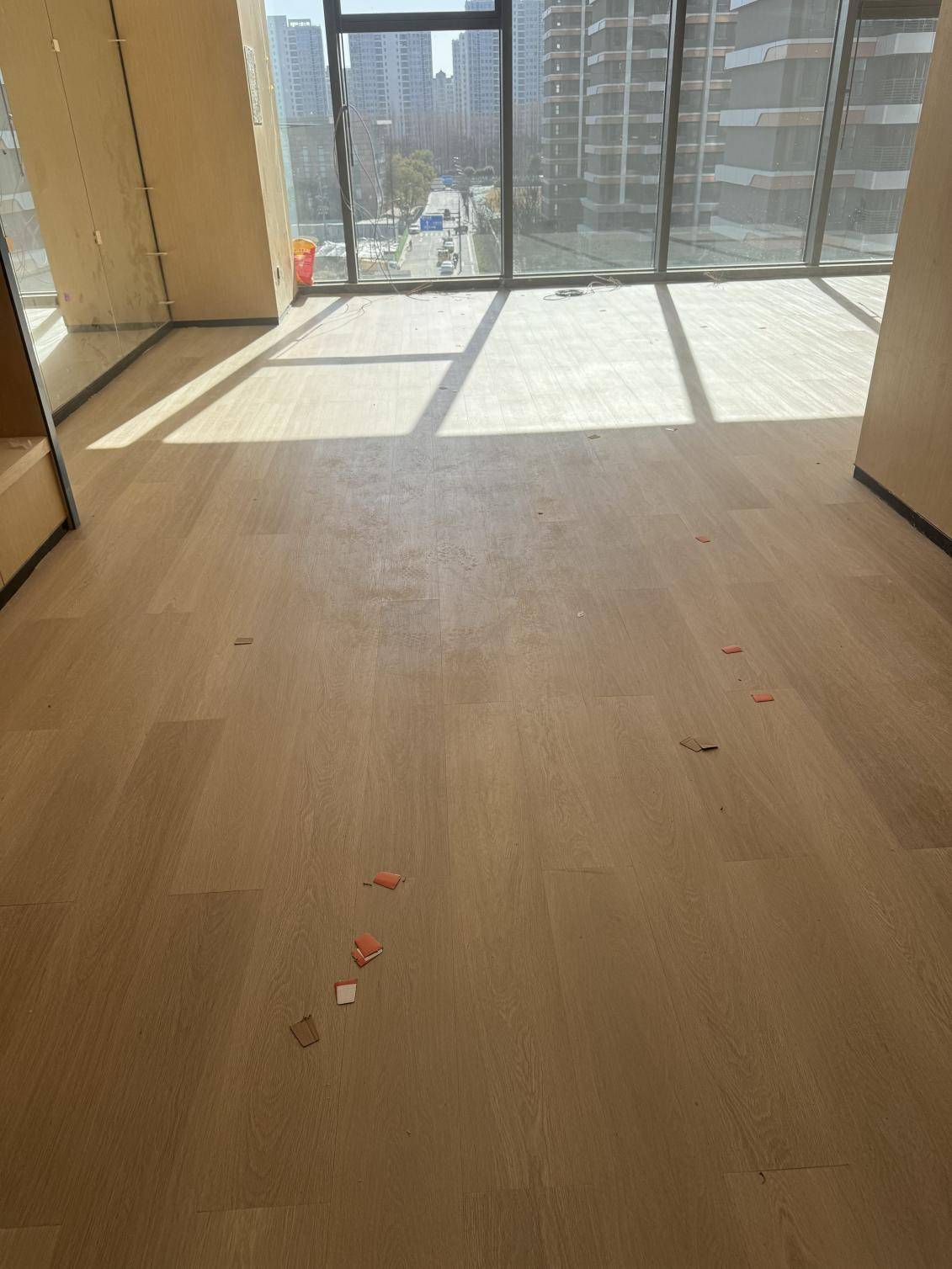 上海舜睿LVT石塑地板成功落地崑山皇冠國際會展酒店健身房