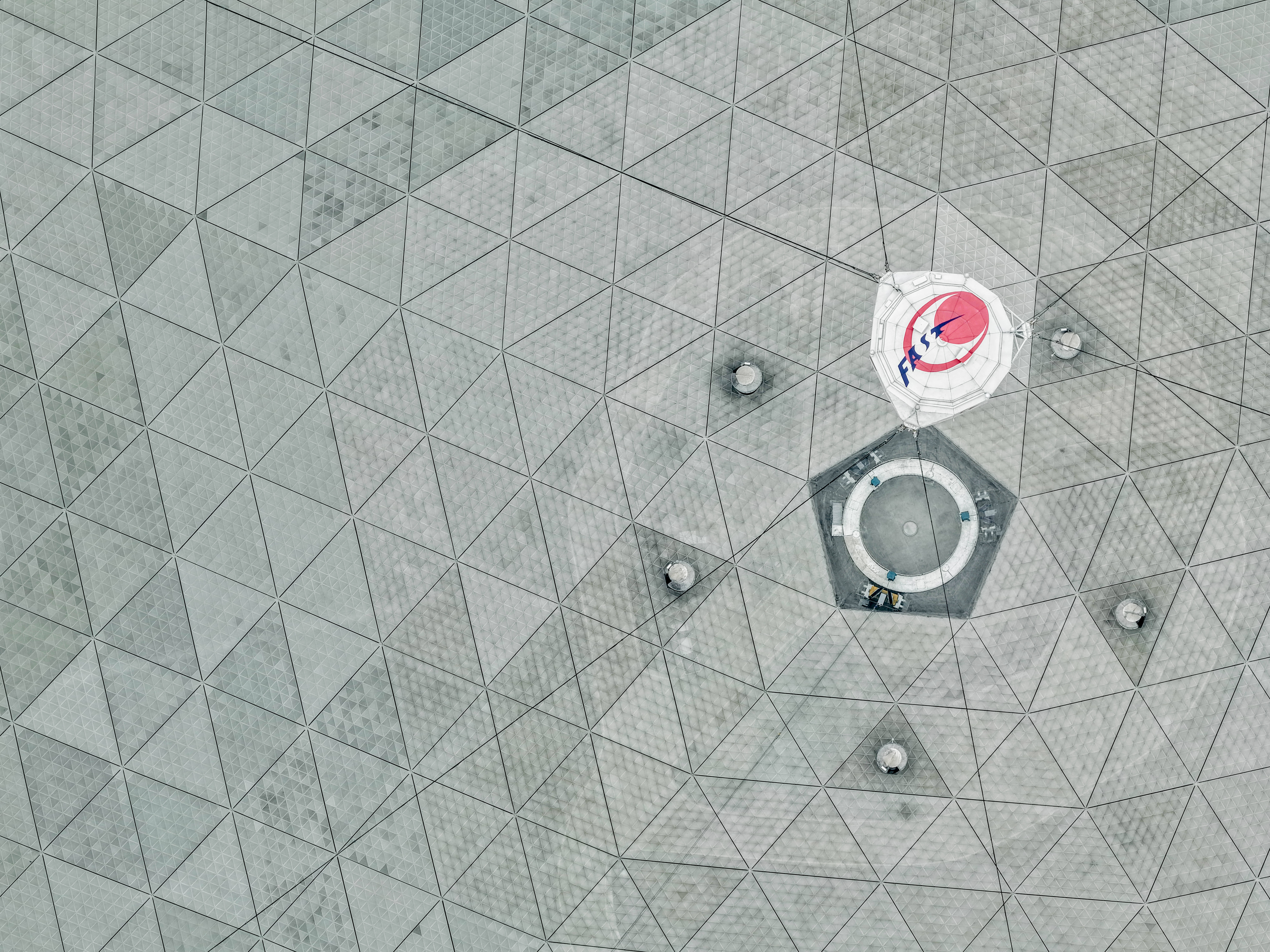 “中國天眼”找到快速射電暴起源關鍵證據