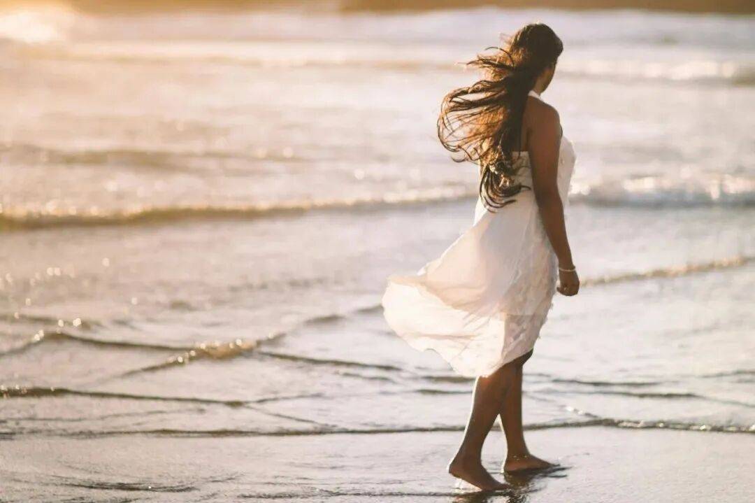 當一箇中年女性開始頻繁發朋友圈，意味著什麼？