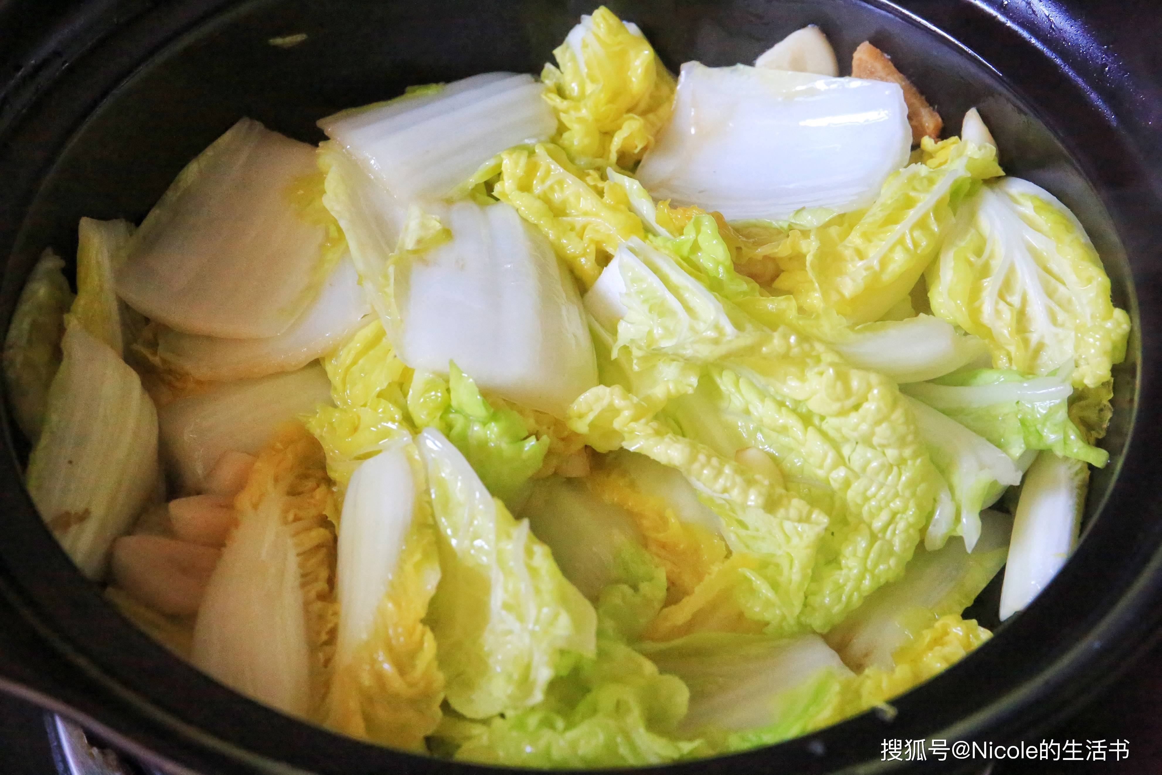 原創帶來無限暖意的秋冬美食：砂鍋白菜丸子煲