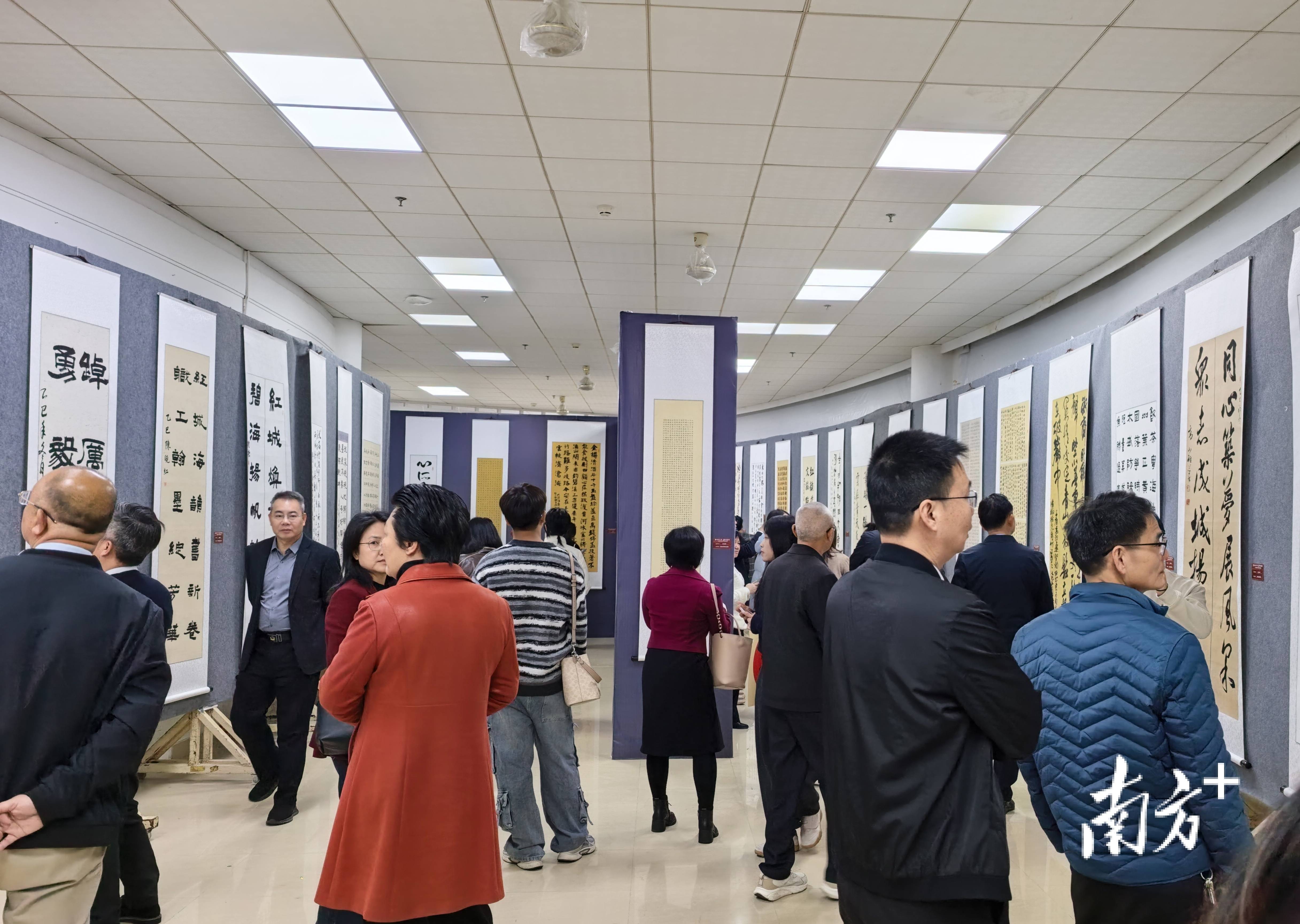 108幅作品禮讚勞動美，汕尾市舉辦職工迎春書法展