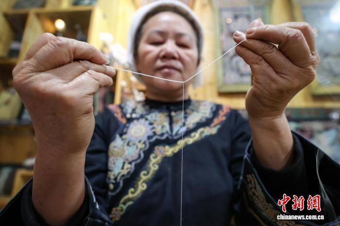 （新春走基層）探訪中國刺繡的“活化石”——水族馬尾繡製作技藝
