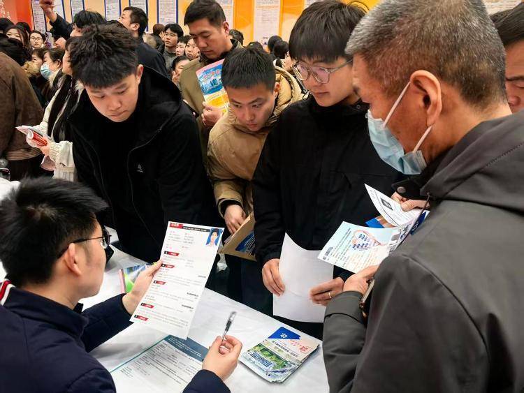 節後招聘供需兩旺 精準服務人崗匹配——2026年山東省春風行動招聘會一線見聞