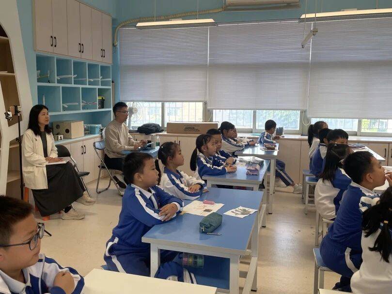 教材裡的“自己人”！深圳6名小學生亮相全國新教材