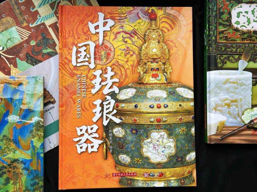 琺琅器、漆器、文房、壁畫、繪畫、書法、衣冠、珠寶、兵器、建築，《國粹全書》