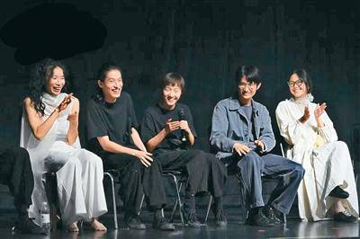 在實踐中淬鍊新的戲劇語言（僑界關注）