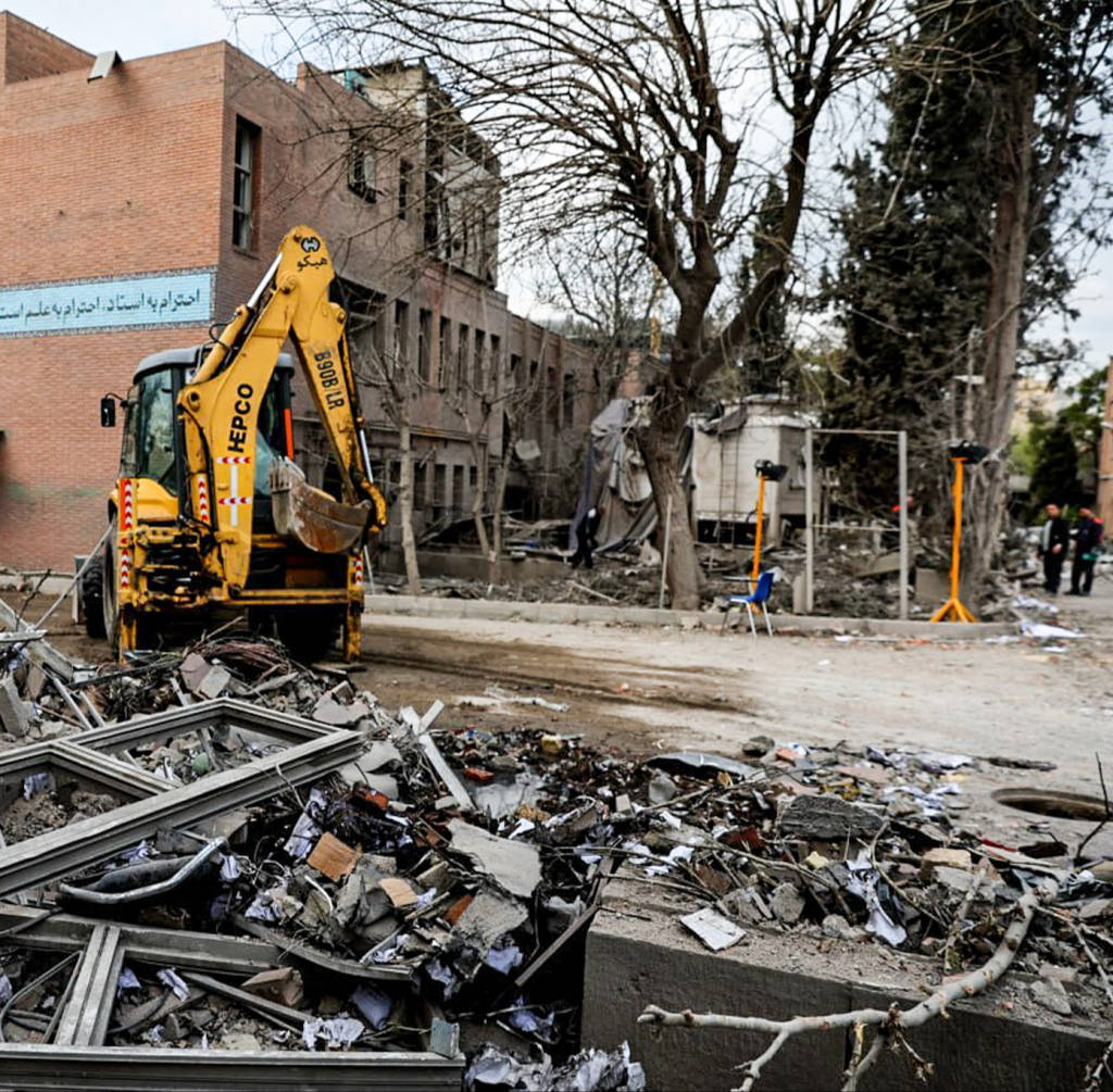 圖說｜310名師生遇難！伊朗悼念美以襲擊遇難小學生
