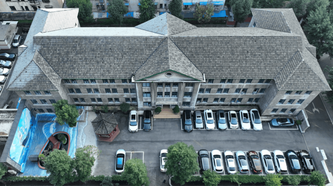 原創成都老牌中學逆襲！72 載守心育人，成教育界黑馬！