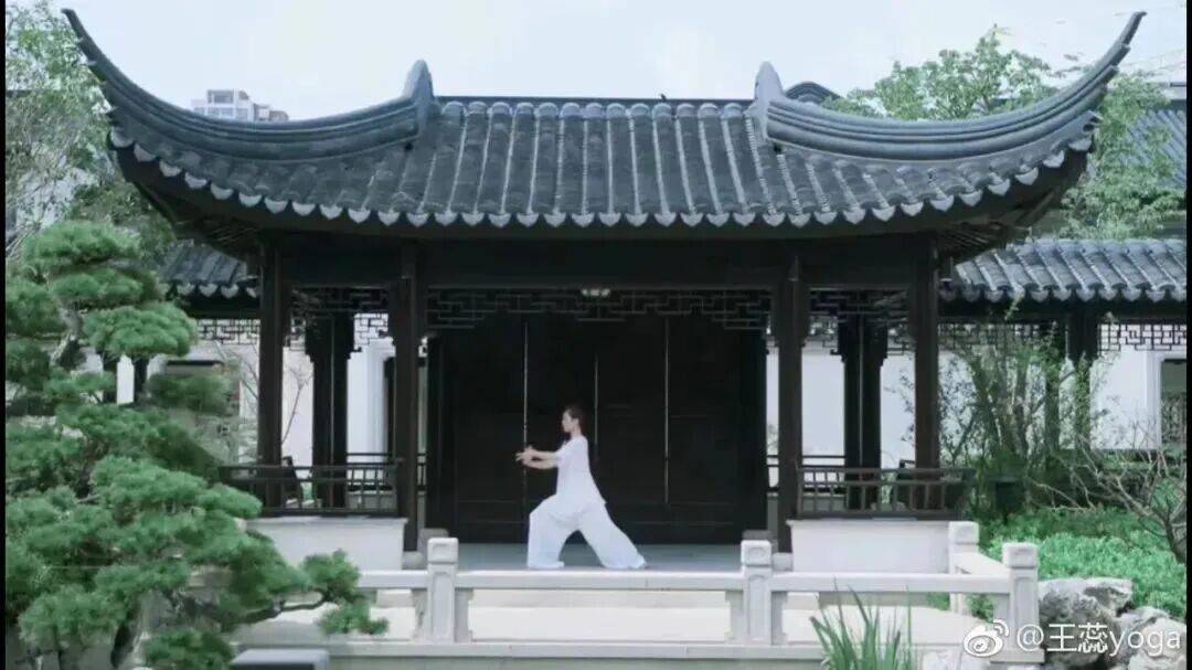 女性最佳“絕經期”已公佈，不是45歲，而是這個數，越接近越健康!