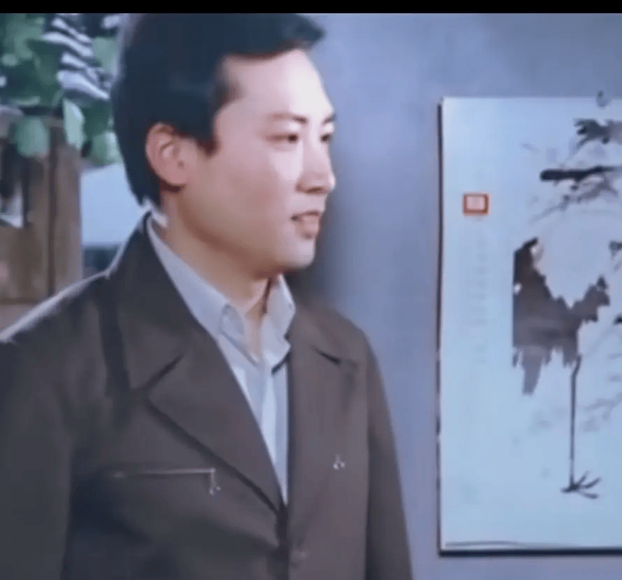 原創1981年，遲重瑞在大學，一組罕見留影，標準國字臉，眼神清澈溫和