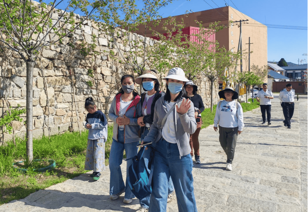 濟南市萊蕪第一中學初中部（魯礦中學）：踏春尋芳啟新程 凝心聚力促發展