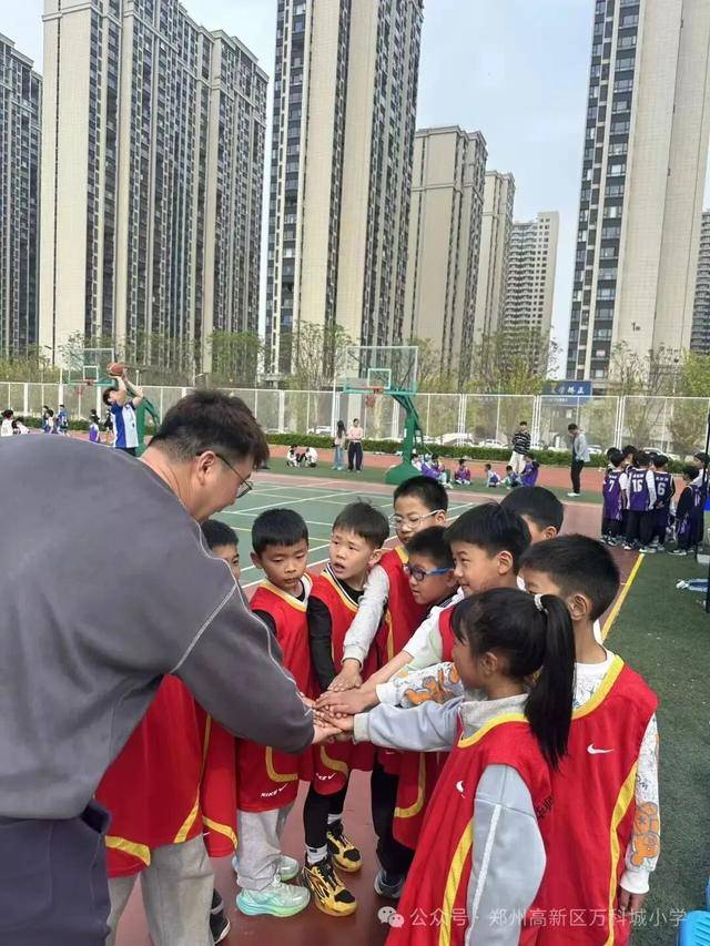 鄭州高新區萬科城小學籃球校隊區級賽事喜獲佳績