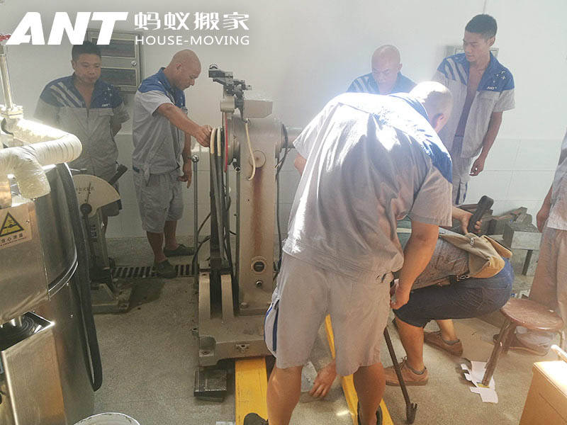 杭州下雨天搬家，為什麼老客戶只選螞蟻搬家？