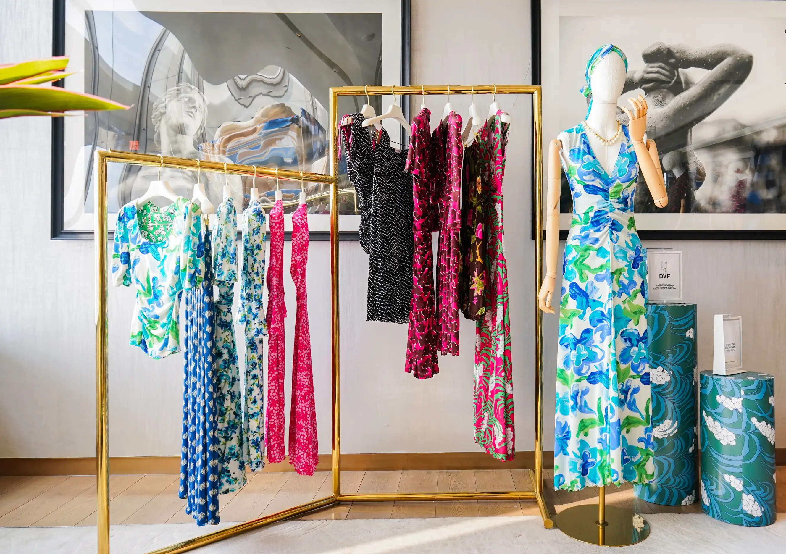 北非藝術入京，DVF以“繁花”派對重寫都市女性日常衣櫥