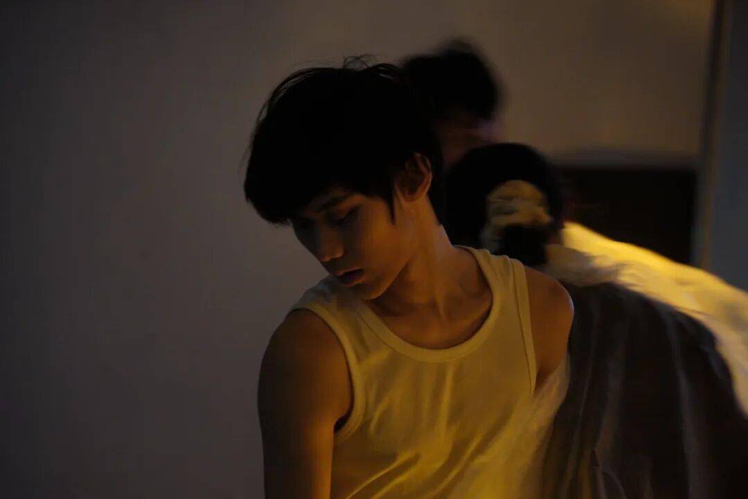 肢體戲劇《變形計》|或許，最強的反抗，是終於停止表演。