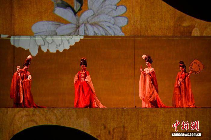 舞蹈詩劇《古色·國寶遼寧》在瀋陽演出