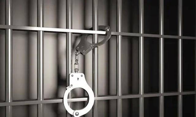 原創2017年，安徽一女會計貪汙1158萬，給男主播刷百萬鑽石