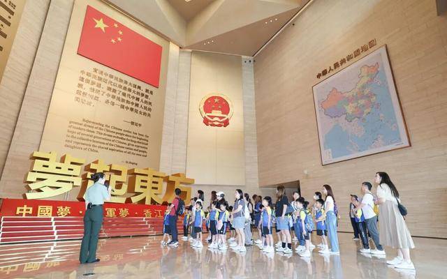 駐香港部隊組織香港青少年愛國主義和國防教育軍事體驗營活動