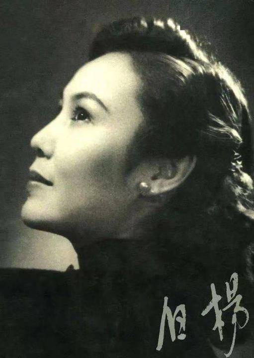 重返舞臺的她們：在《抗戰中的文藝》裡，與那群赤誠女性隔空對望｜關曉彤專訪