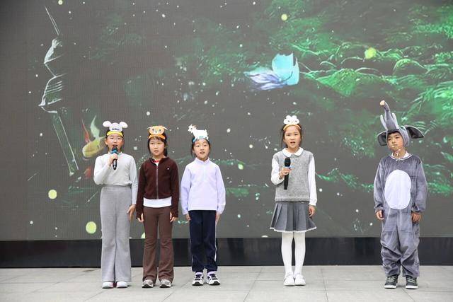 王府井書店大篷車“開”進東城小學校園