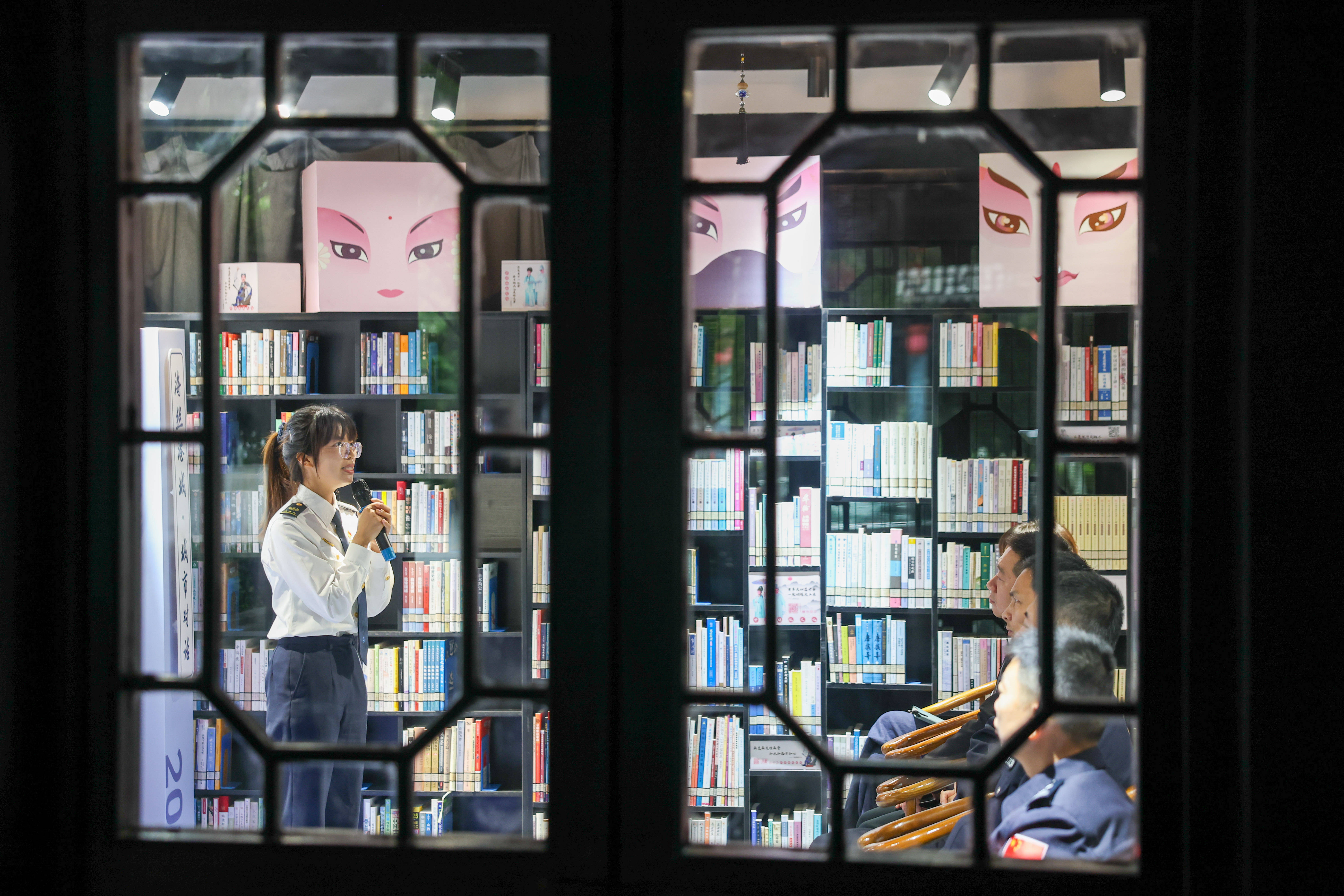 浙江溫州：“真人圖書館”活動迎接世界讀書日