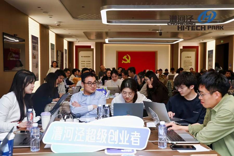 一臺電腦就是一支隊伍？漕河涇實戰營探索AI影視創作的輕量化邊界