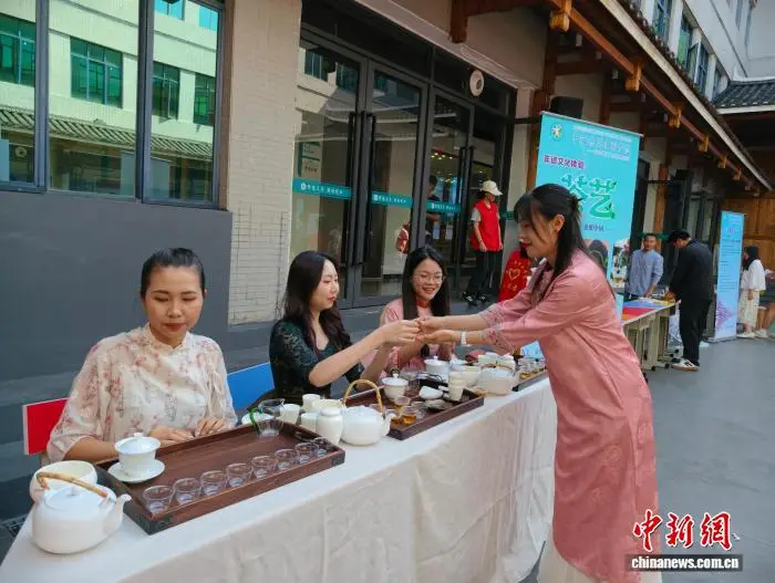 廣西柳州留學生沉浸式體驗“國際中文日”