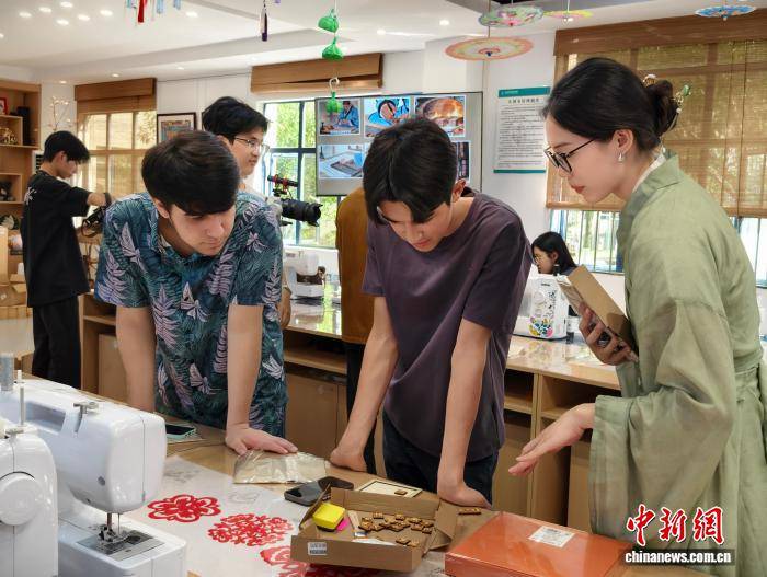 廣西柳州留學生沉浸式體驗“國際中文日”