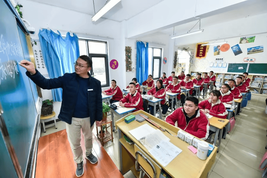 深耕特色外語教育 昆明中學探索多元化育人新路徑