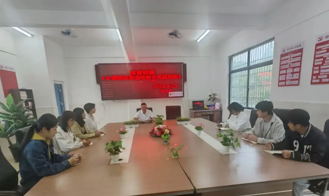 結對情誼深 共話教育夢——尋烏縣三二五小學黨員骨幹教師送教岑峰中小學活動